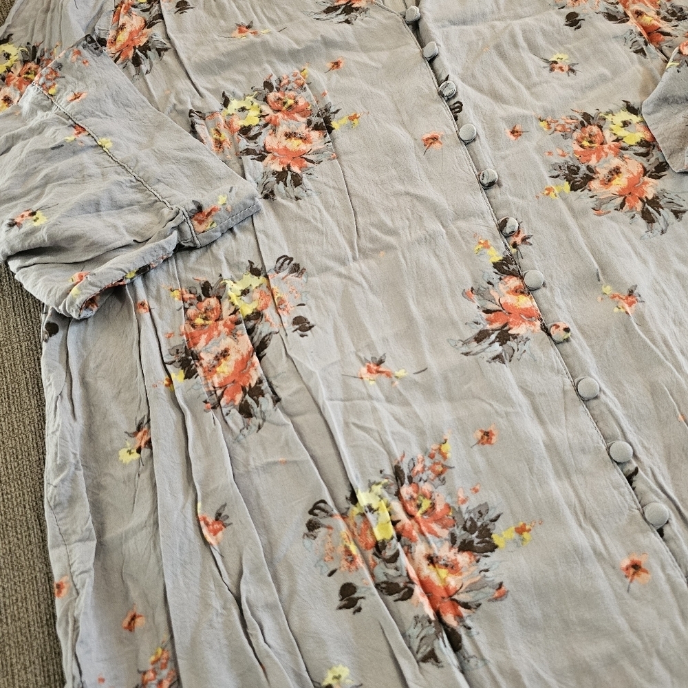 Torrid Gray Floral Boho Casual Button Up Top Size 2X - Picture 3 of 5